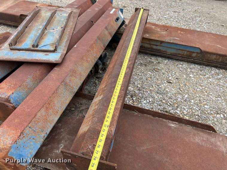 image for item JU9695 Rotary SM121  automotive lift