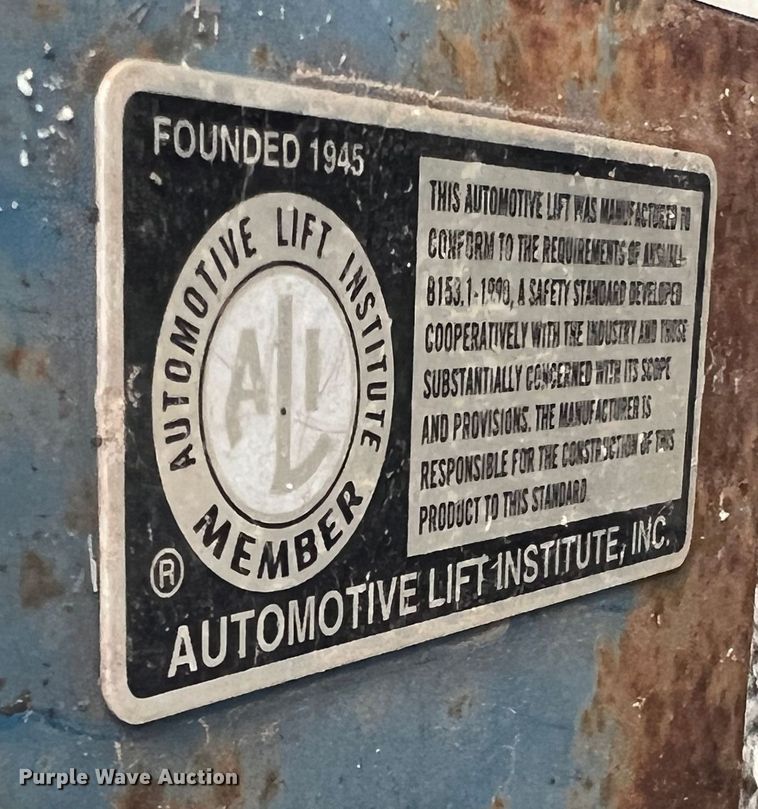 image for item JU9695 Rotary SM121  automotive lift