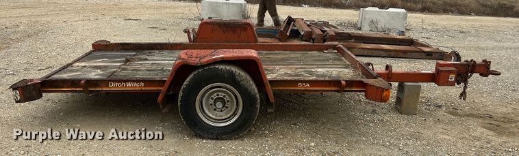 image for item JU9696 1989 Ditch Witch S5A  tilt deck equipment trailer