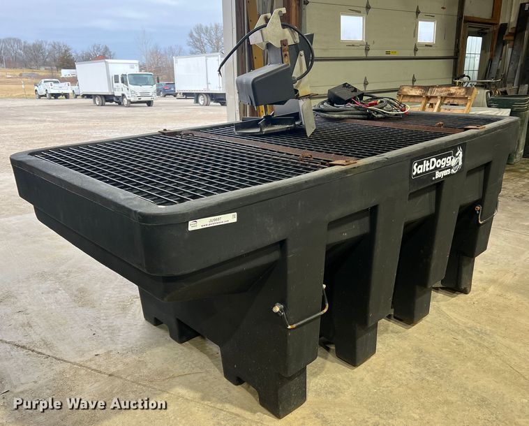 Buyers Salt Dogg SHPE 1500 Series spreader in Columbia, MO Item
