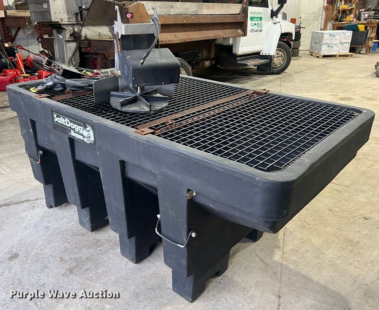 image for item JU9697 Buyers Salt Dogg SHPE 1500 Series  spreader