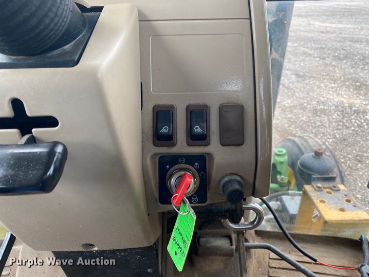 image for item JW9214 2003 John Deere 6415 tractor