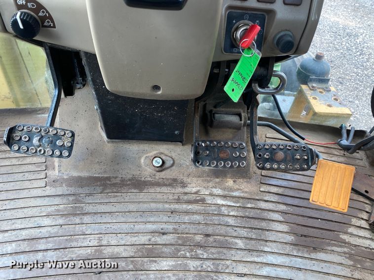 image for item JW9214 2003 John Deere 6415 tractor