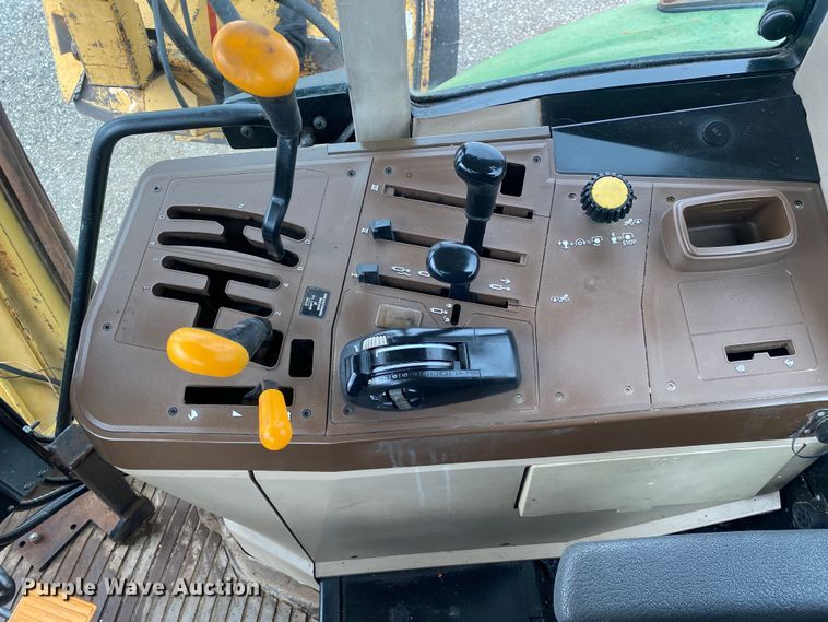 image for item JW9214 2003 John Deere 6415 tractor