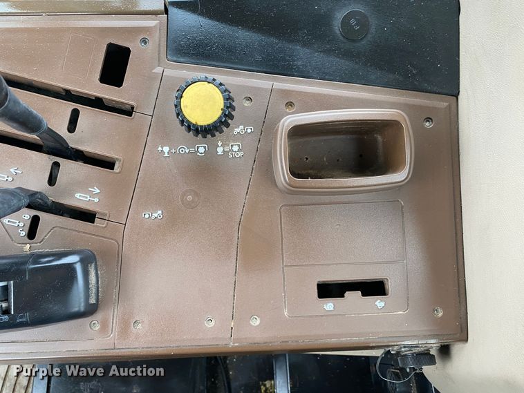 image for item JW9214 2003 John Deere 6415 tractor