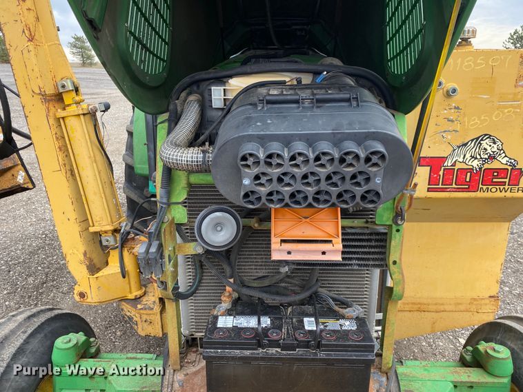 image for item JW9214 2003 John Deere 6415 tractor