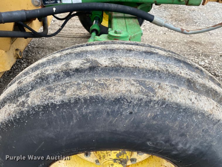 image for item JW9214 2003 John Deere 6415 tractor