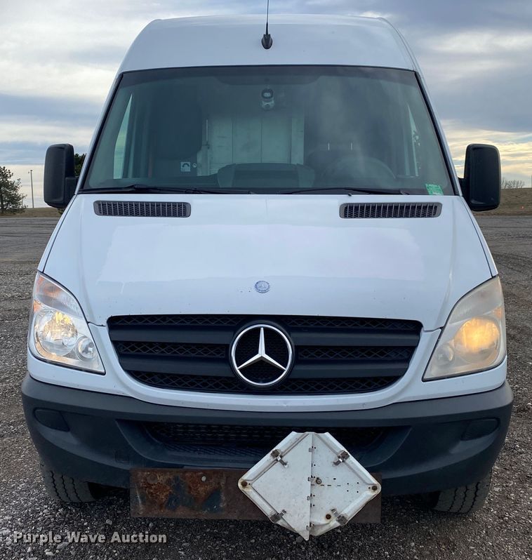 image for item JW9220 2011 Mercedes Benz Sprinter 2500  van