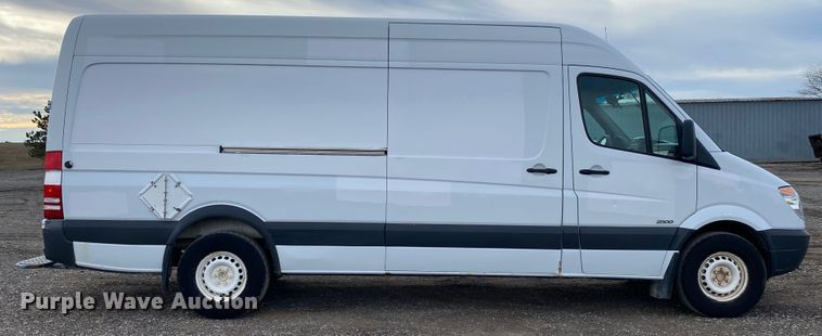 image for item JW9220 2011 Mercedes Benz Sprinter 2500  van
