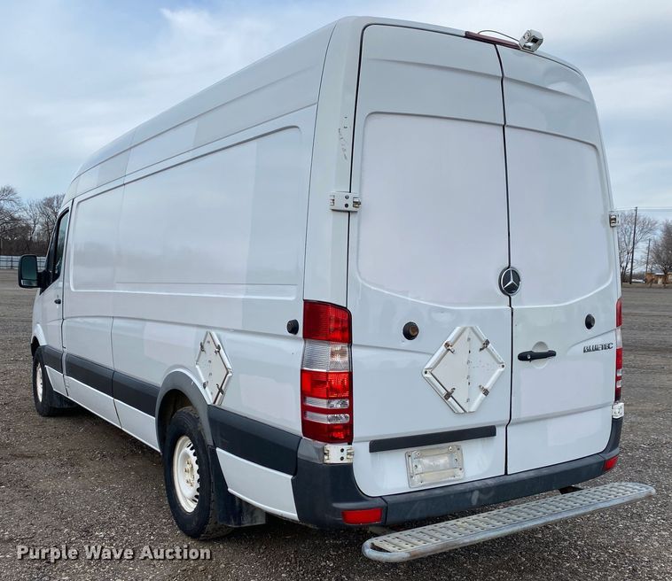 image for item JW9220 2011 Mercedes Benz Sprinter 2500  van
