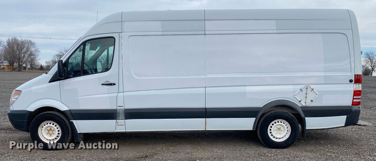 image for item JW9220 2011 Mercedes Benz Sprinter 2500  van