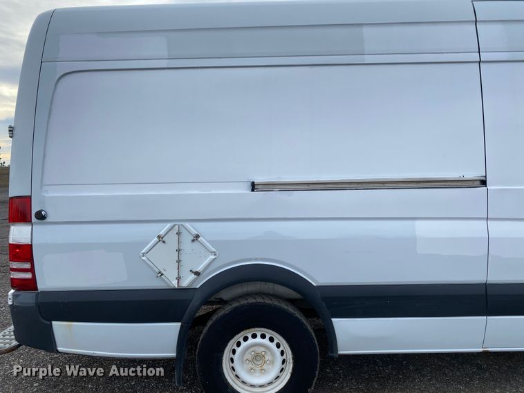 image for item JW9220 2011 Mercedes Benz Sprinter 2500  van