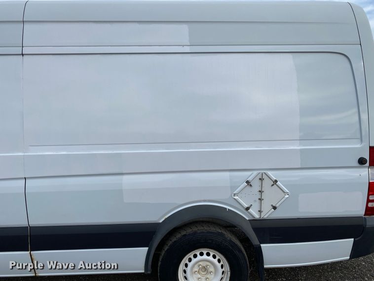 image for item JW9220 2011 Mercedes Benz Sprinter 2500  van