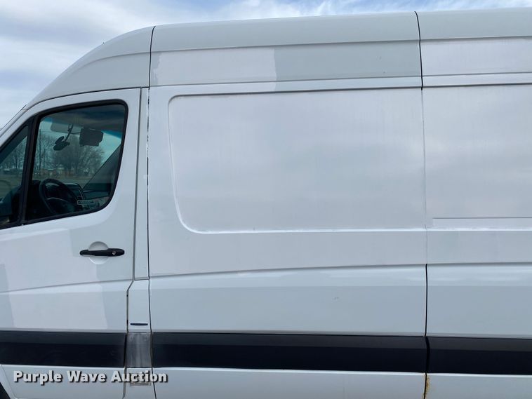 image for item JW9220 2011 Mercedes Benz Sprinter 2500  van