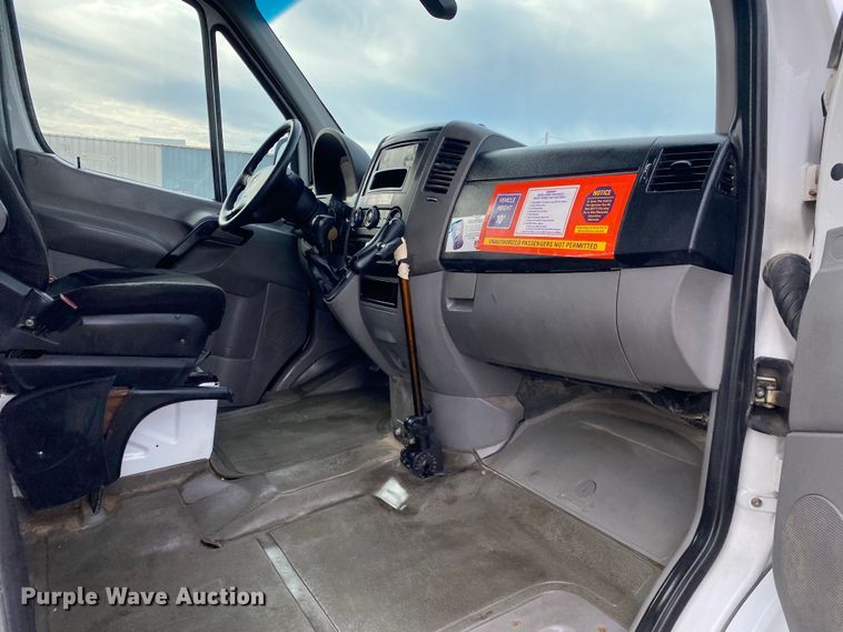 image for item JW9220 2011 Mercedes Benz Sprinter 2500  van