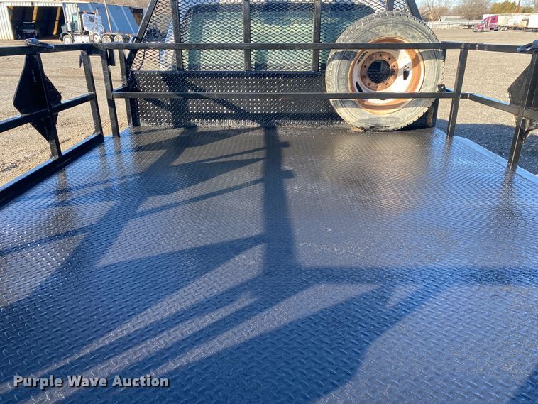 image for item JW9231 2012 Ford F550 Super Duty SuperCab flatbed truck