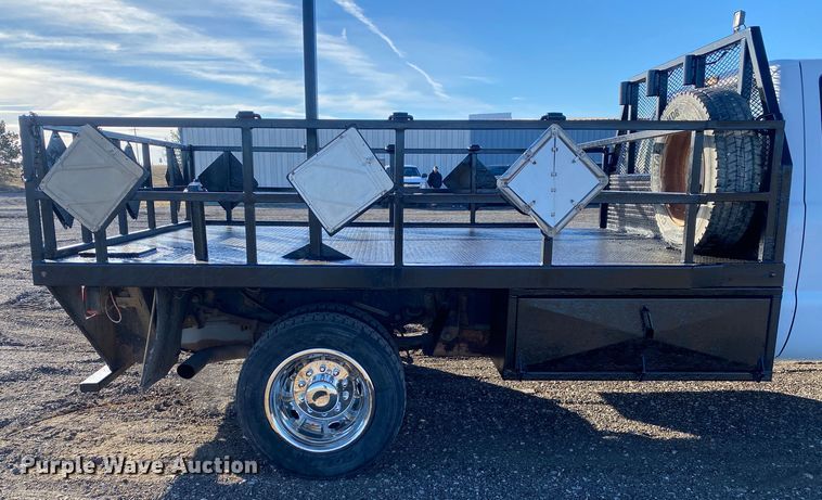 image for item JW9231 2012 Ford F550 Super Duty SuperCab flatbed truck