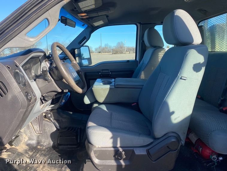 image for item JW9231 2012 Ford F550 Super Duty SuperCab flatbed truck