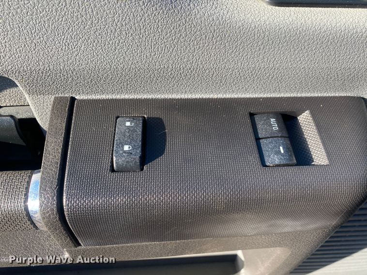 image for item JW9231 2012 Ford F550 Super Duty SuperCab flatbed truck