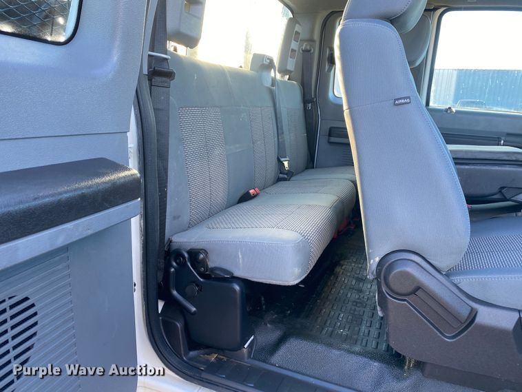 image for item JW9231 2012 Ford F550 Super Duty SuperCab flatbed truck