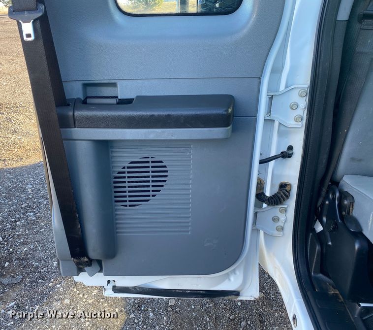 image for item JW9231 2012 Ford F550 Super Duty SuperCab flatbed truck