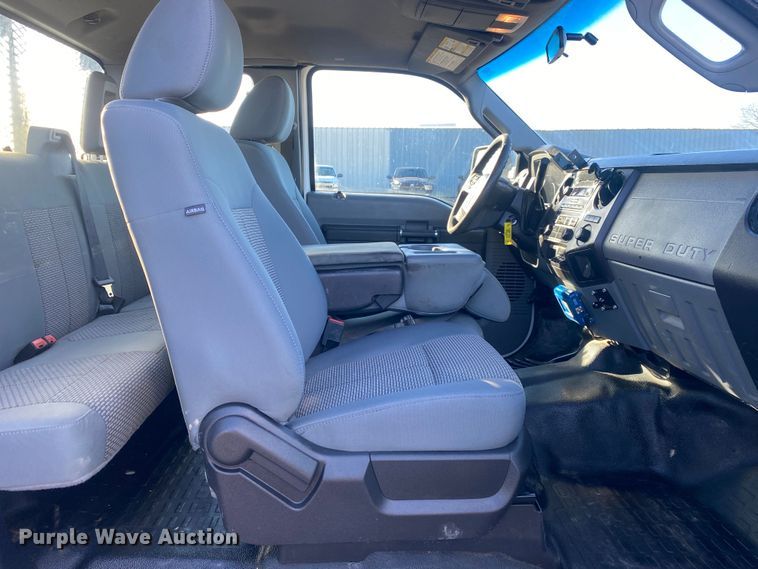 image for item JW9231 2012 Ford F550 Super Duty SuperCab flatbed truck