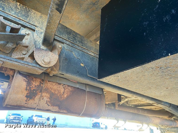 image for item JW9231 2012 Ford F550 Super Duty SuperCab flatbed truck