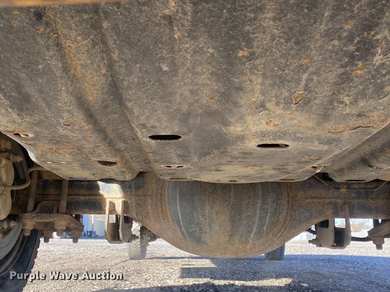 image for item JW9231 2012 Ford F550 Super Duty SuperCab flatbed truck