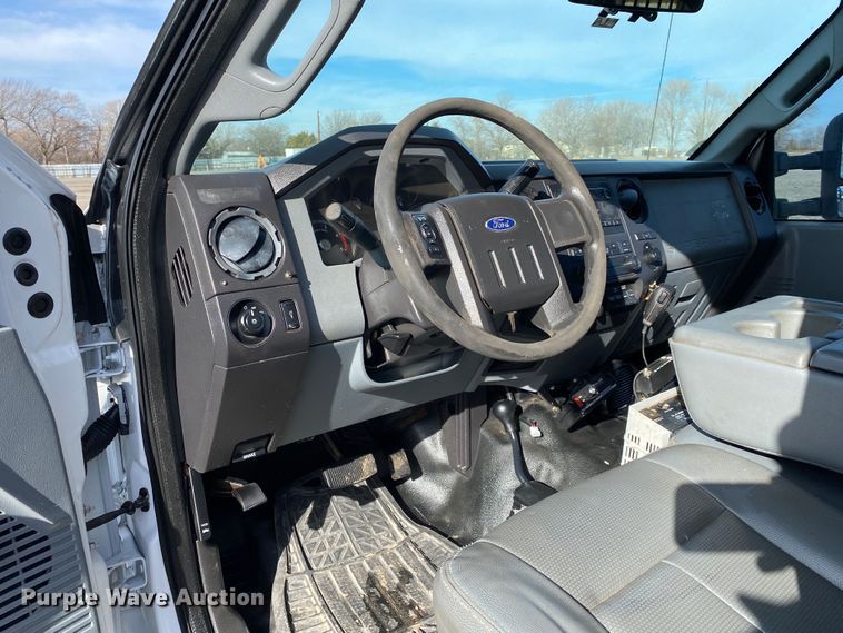 image for item JW9237 2012 Ford F450 Super Duty XL   Crew Cab utility / service truck