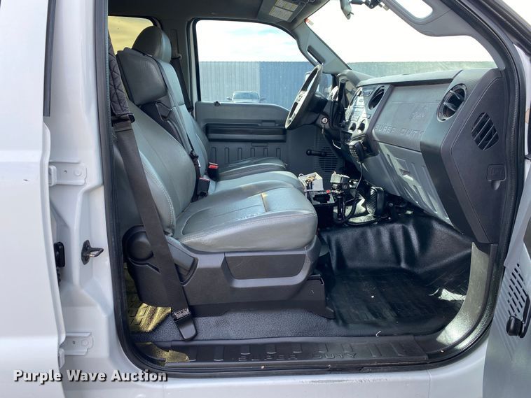 image for item JW9237 2012 Ford F450 Super Duty XL   Crew Cab utility / service truck