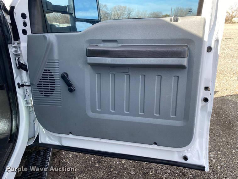 image for item JW9237 2012 Ford F450 Super Duty XL   Crew Cab utility / service truck