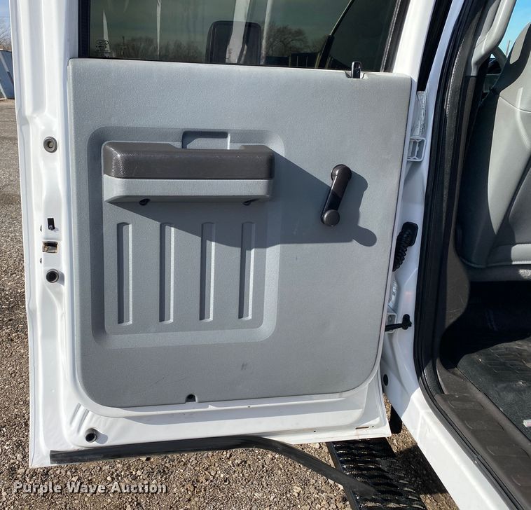 image for item JW9237 2012 Ford F450 Super Duty XL   Crew Cab utility / service truck