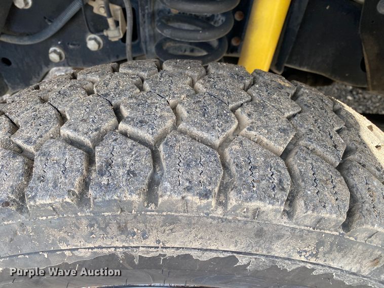 image for item JW9237 2012 Ford F450 Super Duty XL   Crew Cab utility / service truck