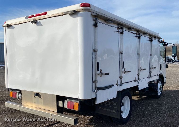 image for item JW9239 2017 Isuzu NPR HD  refrigerated delivery truck
