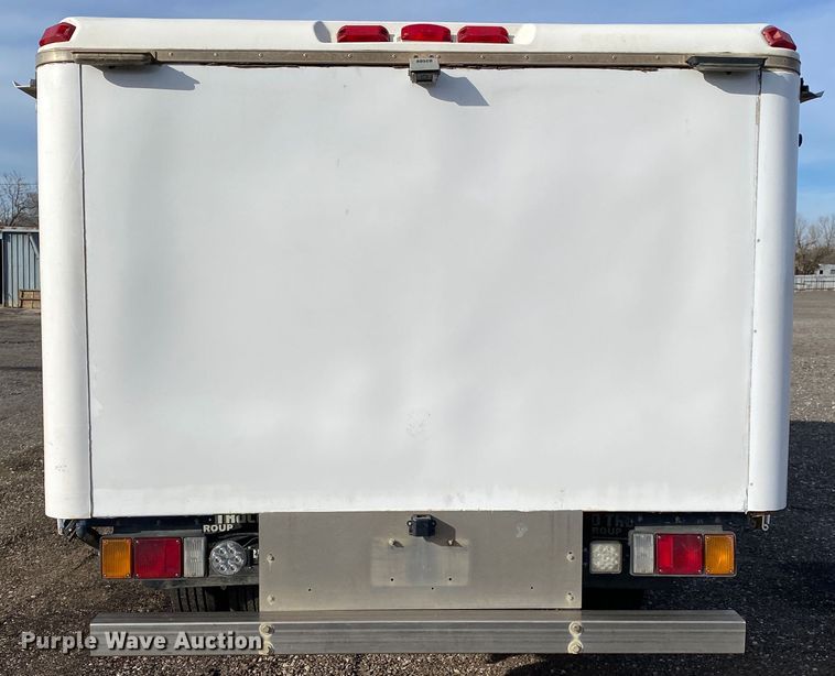 image for item JW9239 2017 Isuzu NPR HD  refrigerated delivery truck