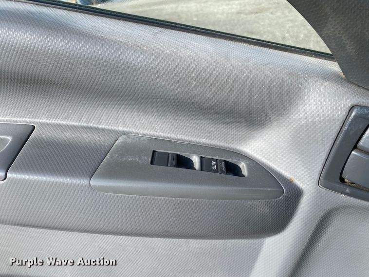 image for item JW9239 2017 Isuzu NPR HD  refrigerated delivery truck