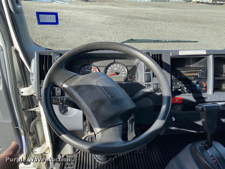 image for item JW9239 2017 Isuzu NPR HD  refrigerated delivery truck