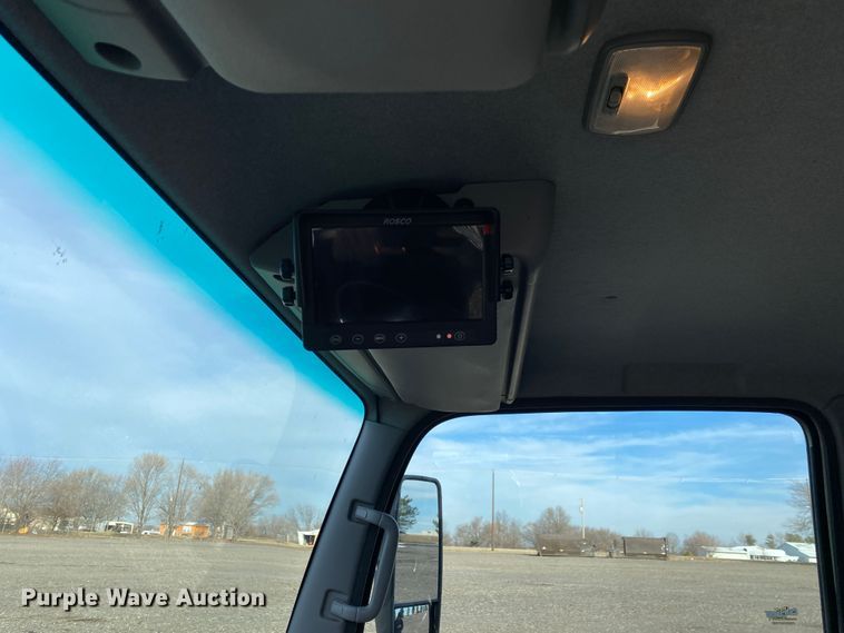 image for item JW9239 2017 Isuzu NPR HD  refrigerated delivery truck