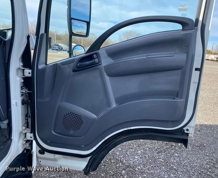 image for item JW9239 2017 Isuzu NPR HD  refrigerated delivery truck