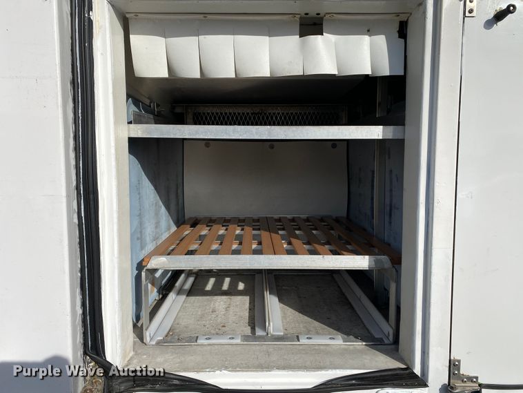 image for item JW9239 2017 Isuzu NPR HD  refrigerated delivery truck