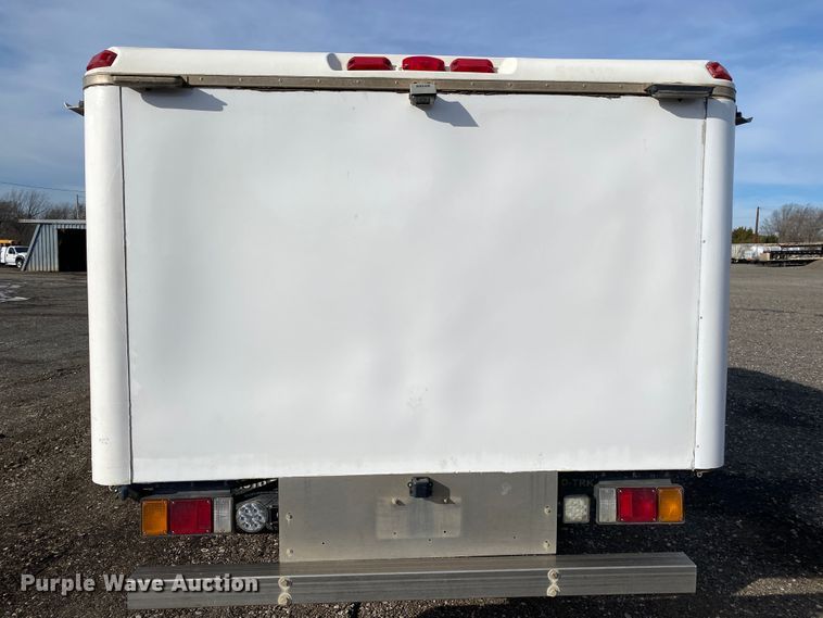 image for item JW9239 2017 Isuzu NPR HD  refrigerated delivery truck