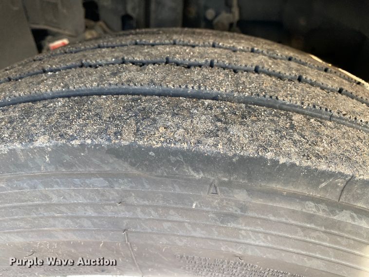 image for item JW9239 2017 Isuzu NPR HD  refrigerated delivery truck