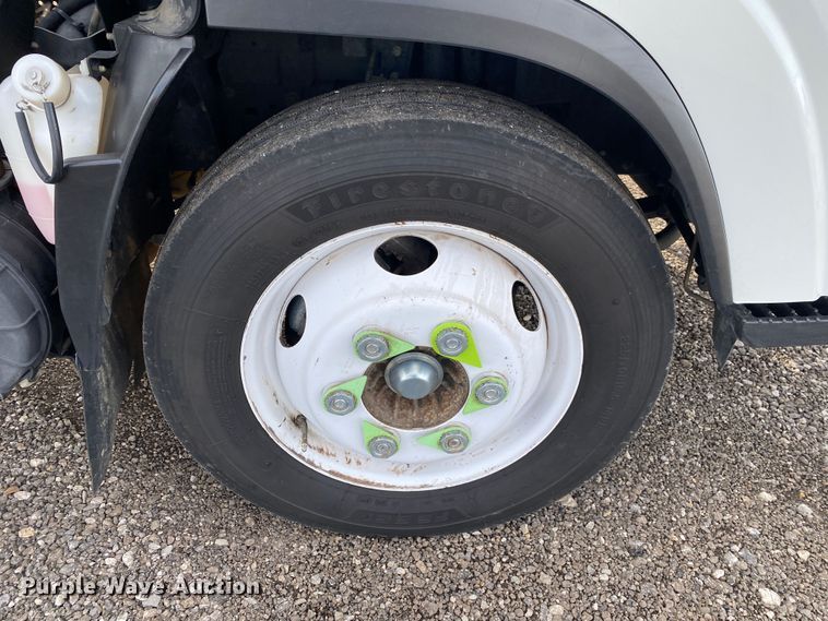 image for item JW9239 2017 Isuzu NPR HD  refrigerated delivery truck