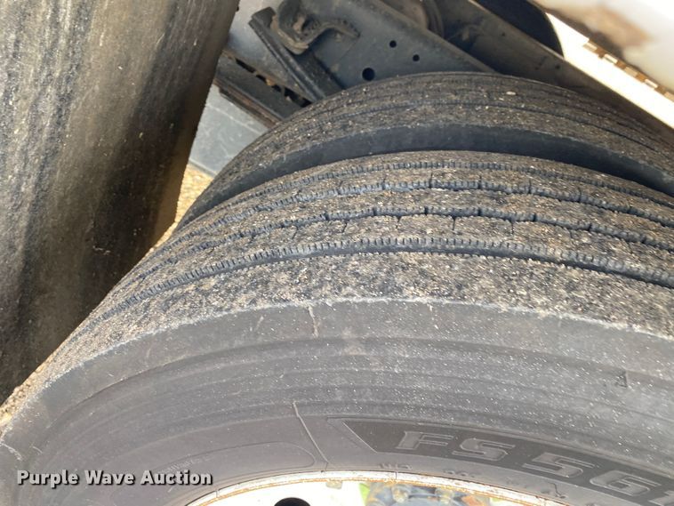 image for item JW9239 2017 Isuzu NPR HD  refrigerated delivery truck