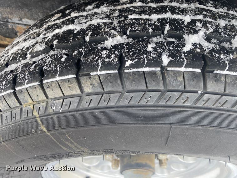 image for item JW9240 2017 United Trailers UXT-716TA52-8.5  enclosed cargo trailer