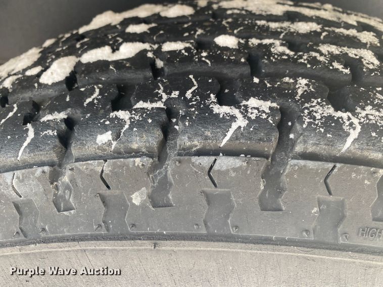 image for item JW9240 2017 United Trailers UXT-716TA52-8.5  enclosed cargo trailer