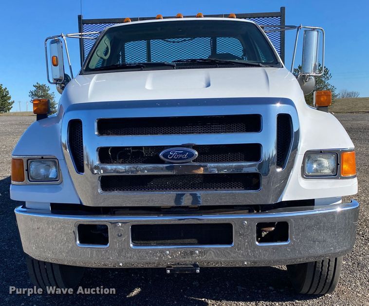 image for item JW9244 2006 Ford F650 Super Duty  flatbed truck