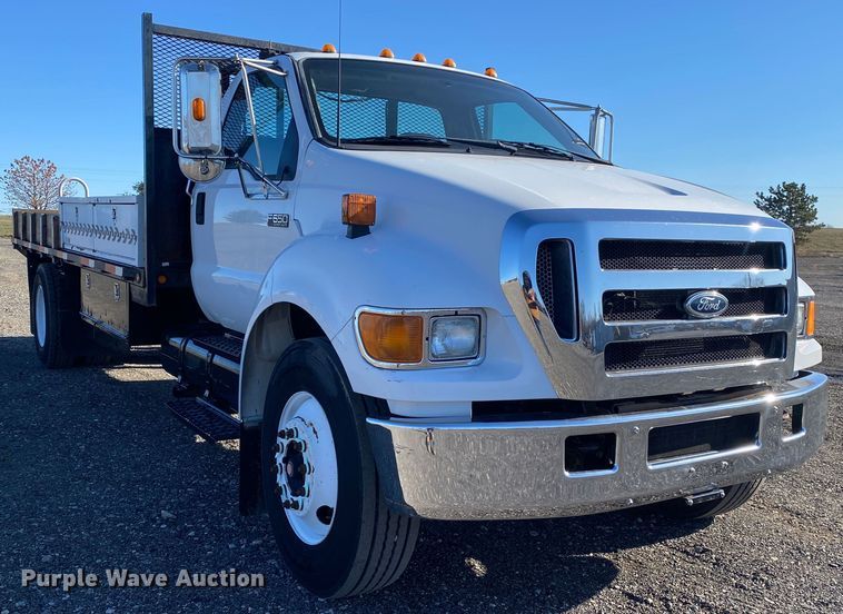 image for item JW9244 2006 Ford F650 Super Duty  flatbed truck