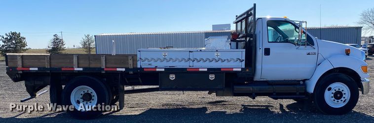 image for item JW9244 2006 Ford F650 Super Duty  flatbed truck