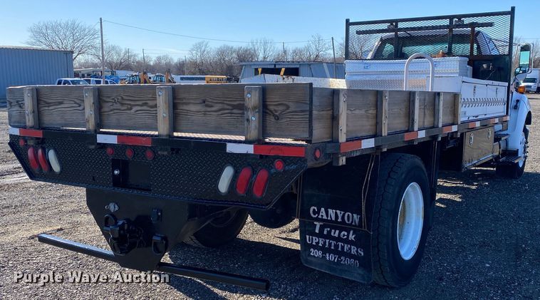 image for item JW9244 2006 Ford F650 Super Duty  flatbed truck